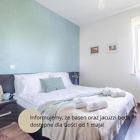 Sztutowo Lazurowy Dwor - Apartamenty Oraz Pokoje Z Basenem I Parkingiem Exterior foto